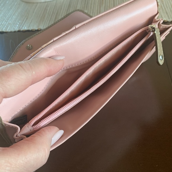 Coach dotted Op Art long wallet on chain EUC - Picture 13 of 14